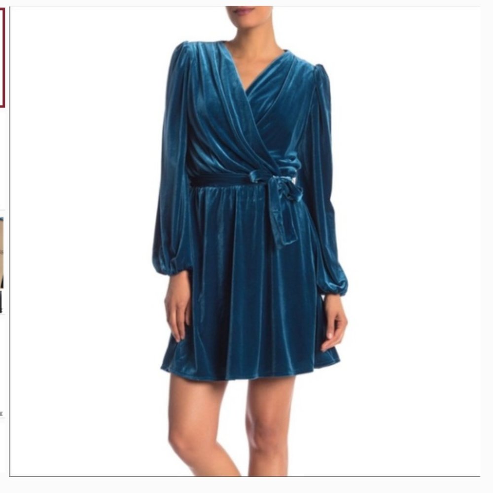 Bebe real blue velvet long sleeve dress with belt, faux wrap dress XS NWT